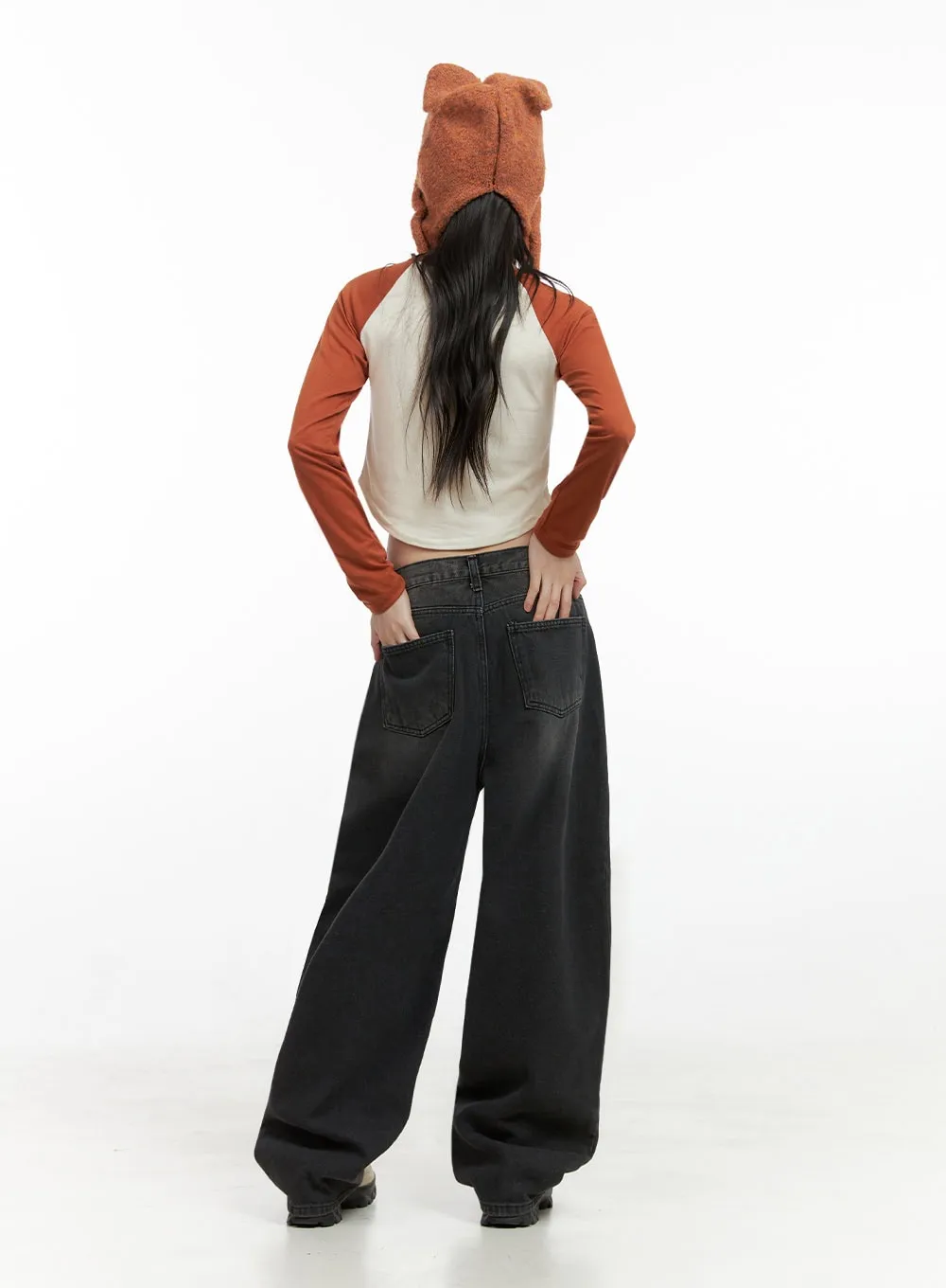 Phoebe Oversized Side-Tuck Jeans IO430