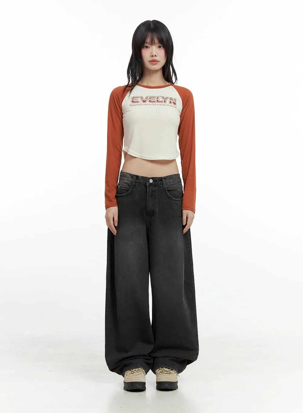 Phoebe Oversized Side-Tuck Jeans IO430